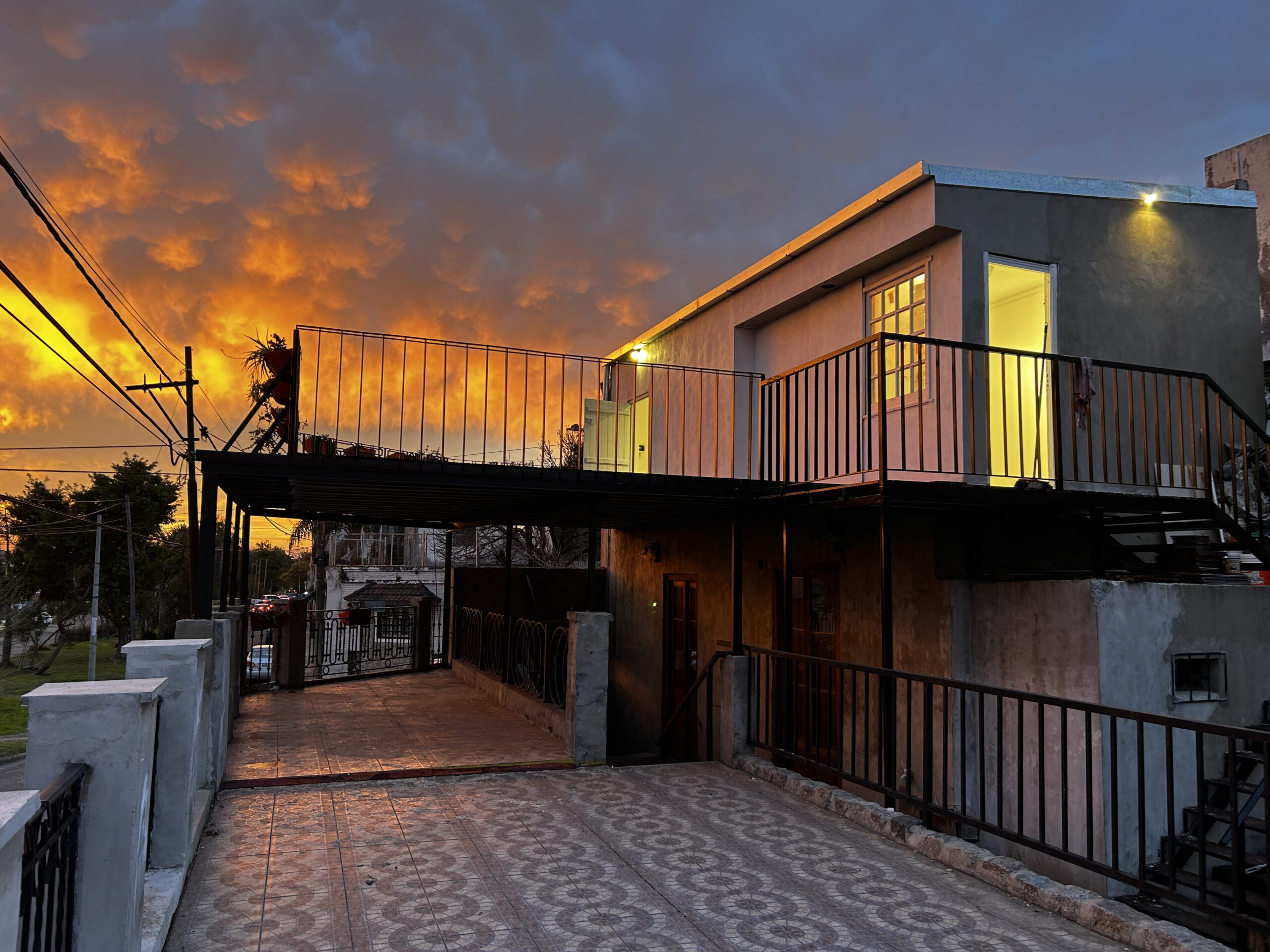 001_Fachada_Blanca_Irradiante